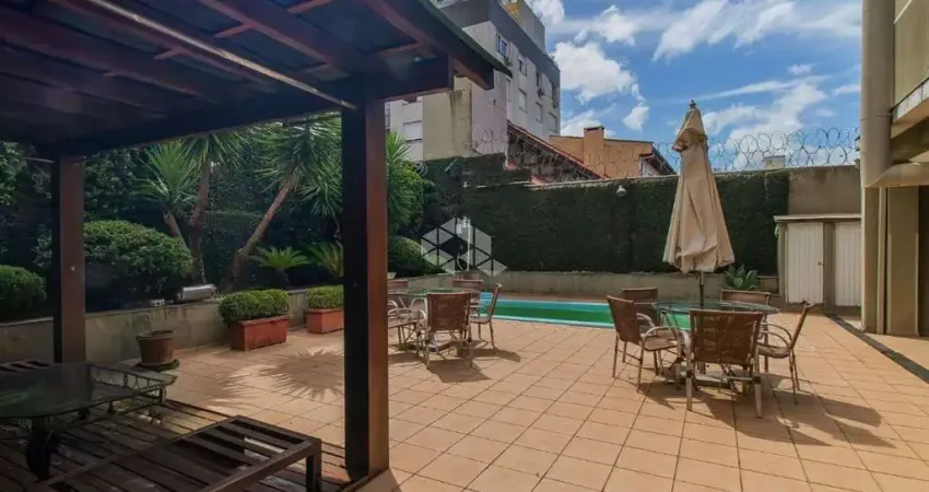 Casa à venda em Petrópolis com 320 m², 3 quartos, 1 vaga
