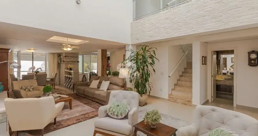 Casa 3 dormitórios, 3 suítes, 3 vagas, Ipanema, Porto Alegre.