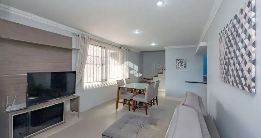 Casa em condomínio fechado, 3 dormiórios, 1 suíte, 1 vaga, Jardim Planalto, Porto Alegre.