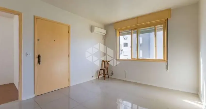 Apartamento de dois dormitórios com uma vaga de garagem coberta e escriturada, próximo Zaffari Ipiranga