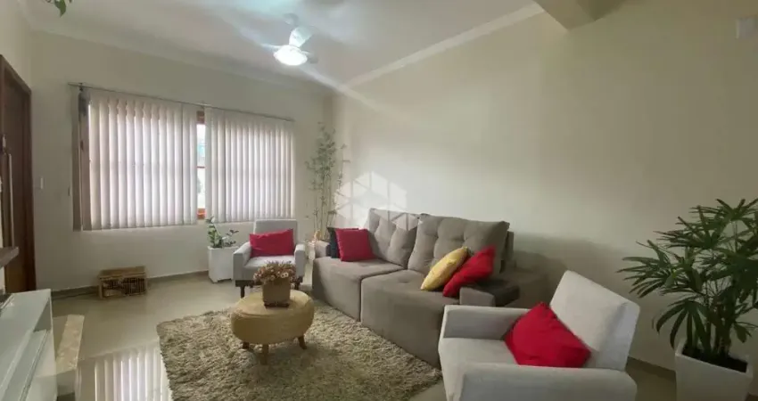Casa com 2 quartos à venda na Thomaz Flores, 14027, Centro, Santa Cruz do Sul