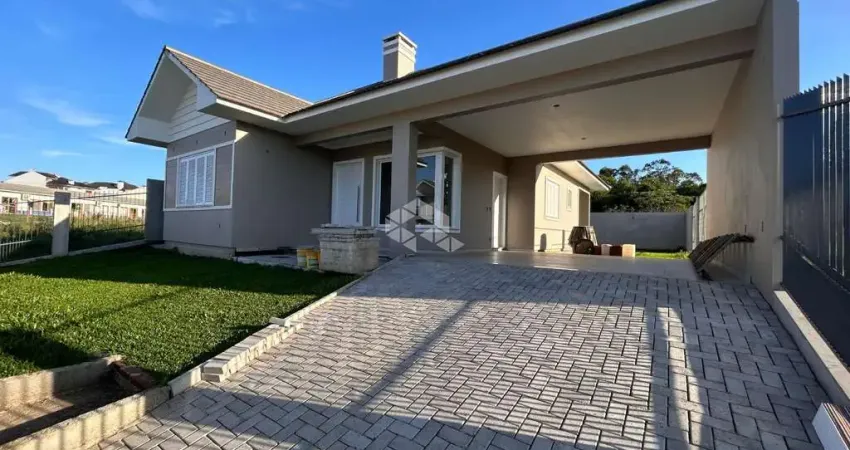 Casa nova de 3 dormitórios no Bairro Castelo Branco!