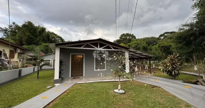 Casa com 2 quartos à venda na Adolfo Hoelzel, 775, Renascença, Santa Cruz do Sul