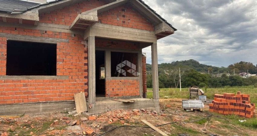 CASA EM CONTRUÇÃO COM 02 DORMITÓRIOS SENDO 01 SUÍTE NO BAIRRO ALIANÇA