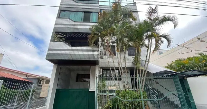 Apartamento central, semimobiliado, 3 dormitórios no centro