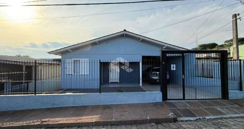 Casa com amplo quintal e 03 dormitórios - Arroio Grande!