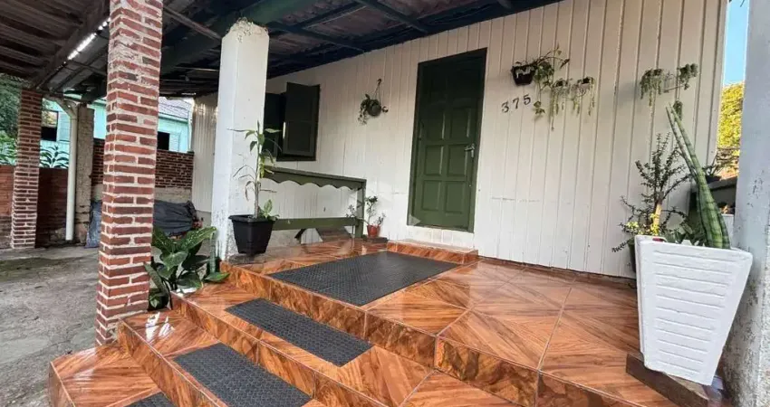 CASA CHALÉ COM 03 DORMITÓRIOS NO ANA NERY