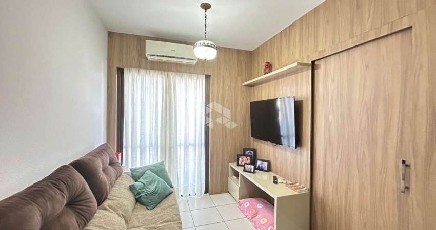 Apartamento semimobiliado de 2 dormitórios!