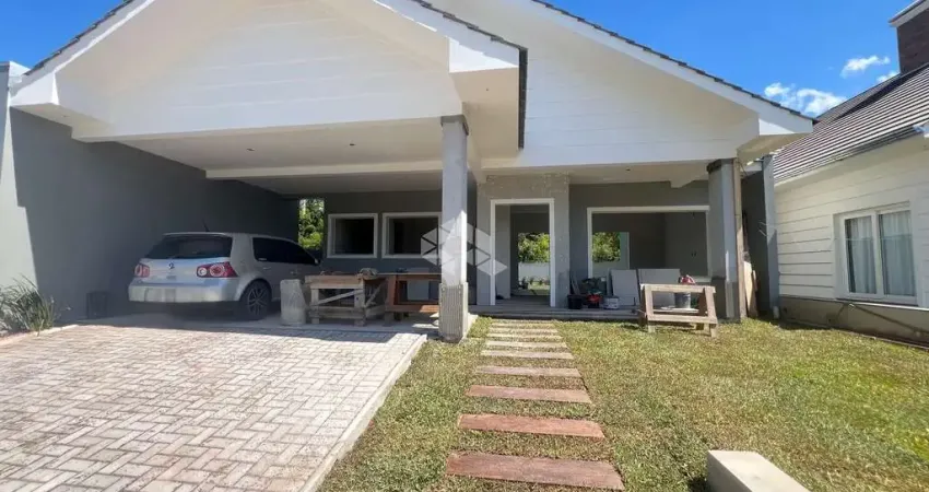 Casa com 3 dormitórios, sendo 1 suíte, Bairro Linha Santa Cruz