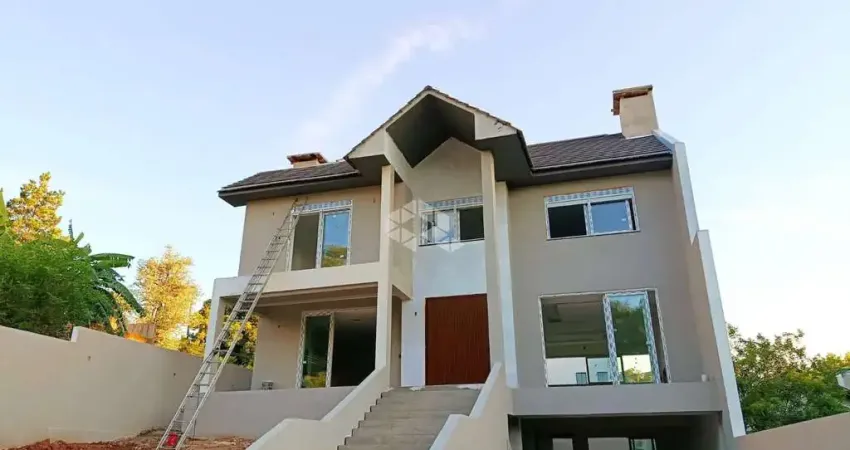 Casa nova e ampla no bairro Higienópolis, 03 dormitórios/suítes