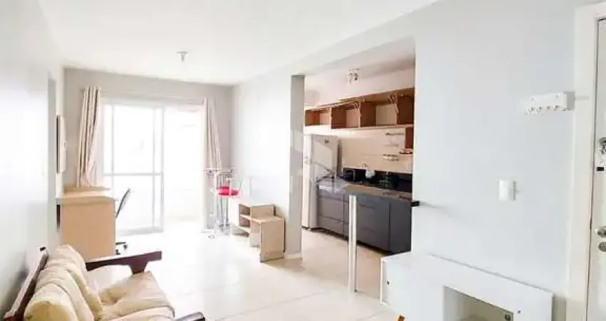 Ótimo Apartamento, Semi Novo, Com Móveis Sob Medida Na Cozinha.