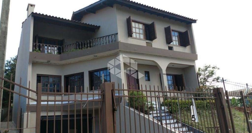 Sobrado com 490m² e 4 quartos à venda no bairro Cristal.