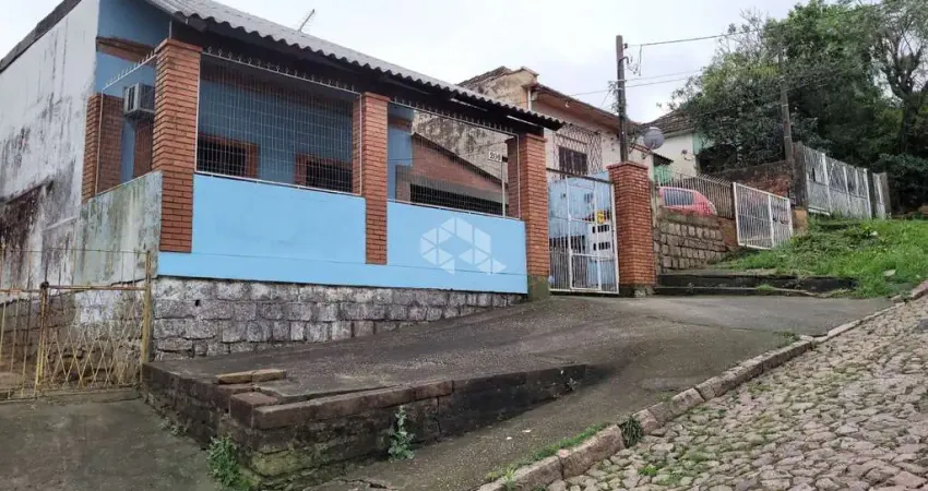 Casa com 180 m² e 4 quartos à venda no bairro Partenon
