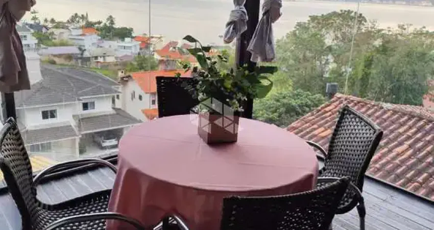 Casa com 4 quartos à venda na Rua Mário Estevão dos Santos, 39, Ponta de Baixo, São José