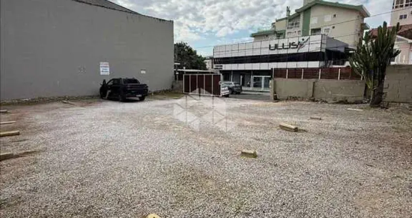 Terreno à venda no bairro estreito, em excelente localização ? a apenas uma quadra da beira-mar continental.