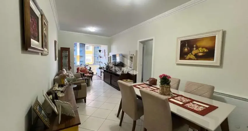 Apartamento de 3 quartos sendo 1 suíte vaga coberta e prédio com elevador.