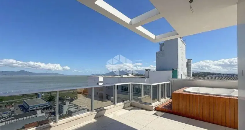 Cobertura de alto padrão no Kobrasol com vista para o mar, piscina, jacuzzi e próximo à Av. Kennedy