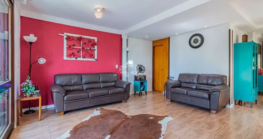 Casa com 3 ANDARES, 3 Dormitórios/SUÍTES, TERRAÇO e 3 vagas de garagem.