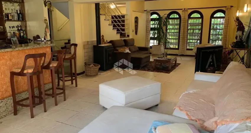 Casa com 3 quartos à venda na Rua Jaguari, 713, Cristal, Porto Alegre