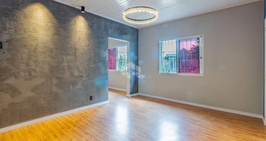 Casa 4 dormitórios/Quartos  com piscina e Churrasqueira numTerreno 350m².