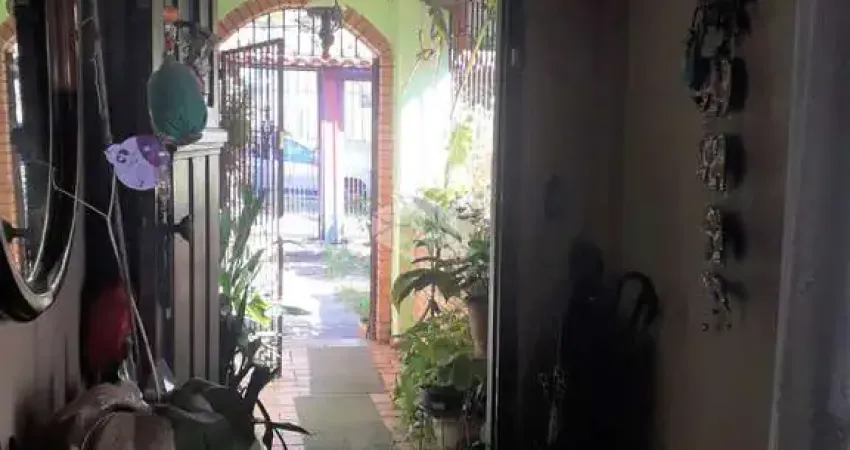 Casa 3 dorm. à venda Rua Nunes, Medianeira - Porto Alegre