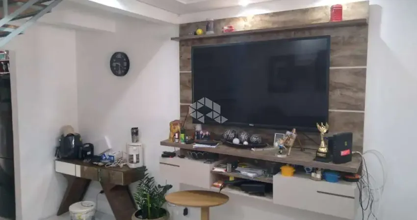 Casa estilo sobrado em condomínio fechado na Edgar Pires de Castro, 2 dorm, garagem coberta