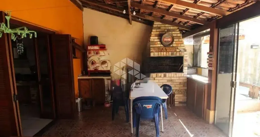 Casa estilo sobrado - 3 dormitórios e 2 vagas - Hípica / Zona sul de Poa.