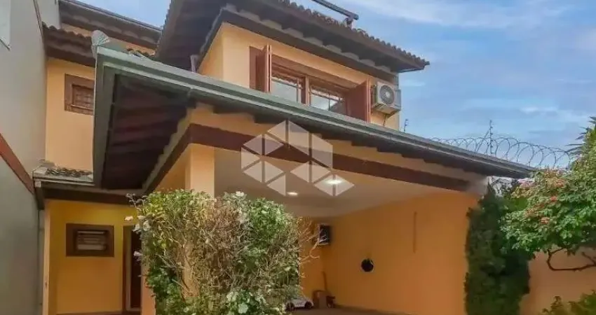 Casa com 03 dormitórios, suite, 219,02m² no bairro tristeza