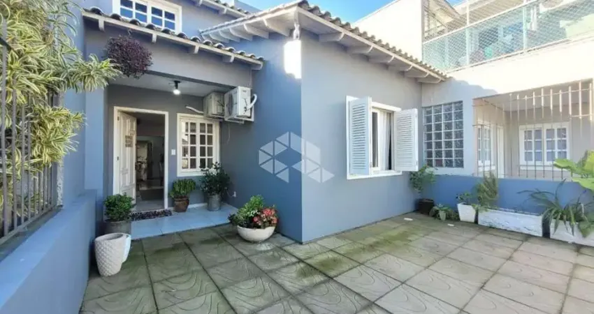 Casa com 3 quartos à venda na Rua Constantino Fernando Onorato Bottin, 362, Hípica, Porto Alegre