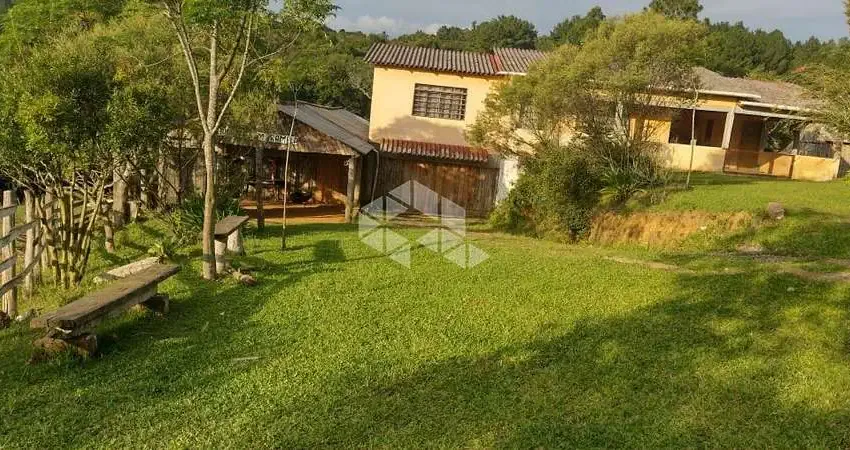 Sítio localizado no Bairro lomba do Pinheiro.