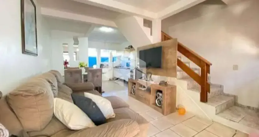 Sobrado com 66m  2 quartos 2 banheiros uma vaga de garagem coberta sem mobília no bairro nossa senhora do rosário.