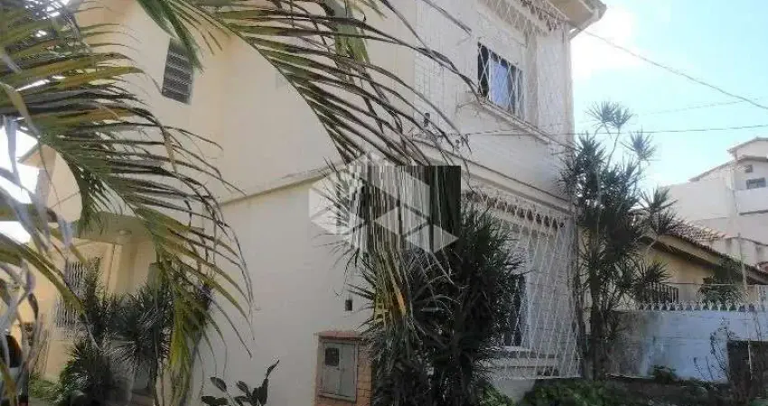 Crédito Real vende sobrado com pátio 3 dormitórios