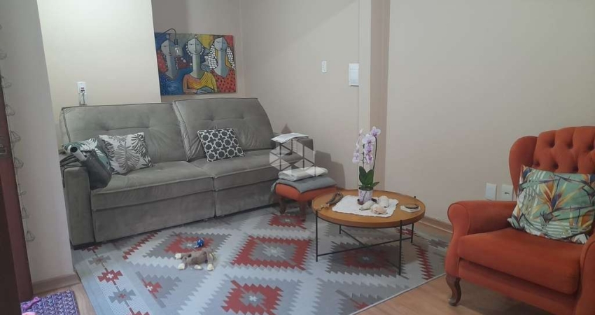 Apartamento térreo à venda na Avenida Niterói com 2 dormitórios - 61m²