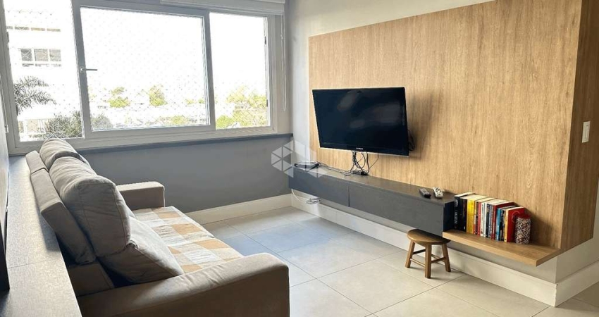 Apartamento de 2 dormitórios e 1 vaga de garagem no bairro São Sebastião.