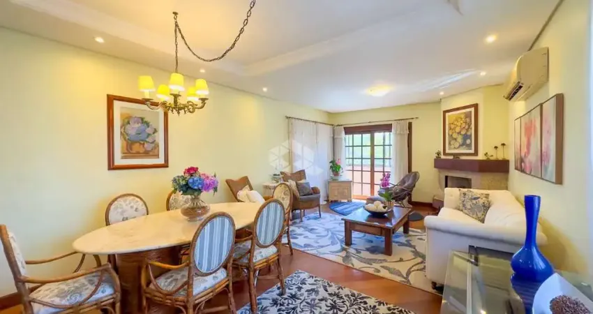 Apartamento 191m² semi mobiliado 3 quartos sendo 2 suítes no Menino Deus