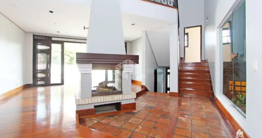 Casa com 4 suítes, piscina, jardim de inverno no bairro chácara das pedras