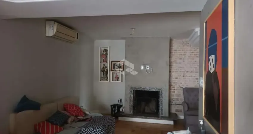 Casa à venda com 3 dormitórios e 1 suíte no bairro três figueiras