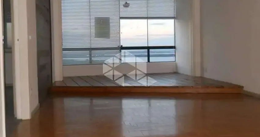 Apartamento à venda com 3 dormitórios/quartos no Bairro Centro em Porto Alegre/RS