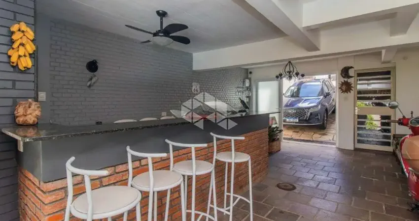 Casa com 3 quartos à venda na Rua Carlos Huber, 91, Três Figueiras, Porto Alegre