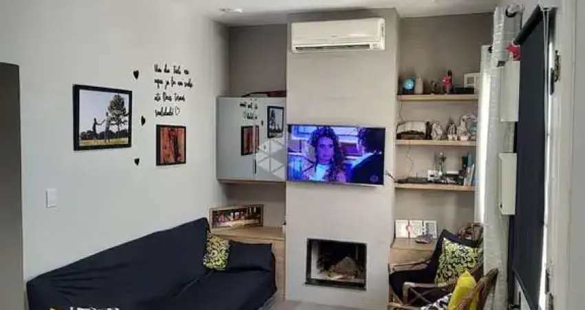 Casa de alvenaria com dois dormitórios no bairro menino deus