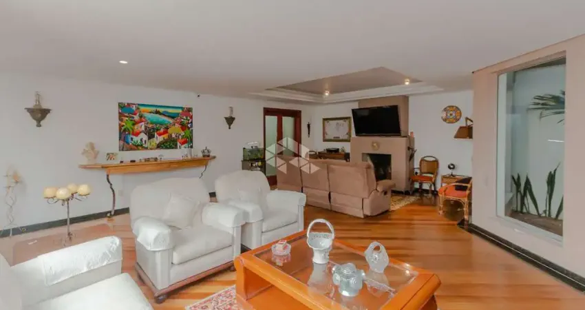 Casa sobrado com 3 quartos, 1 suíte no bairro chácara das pedras