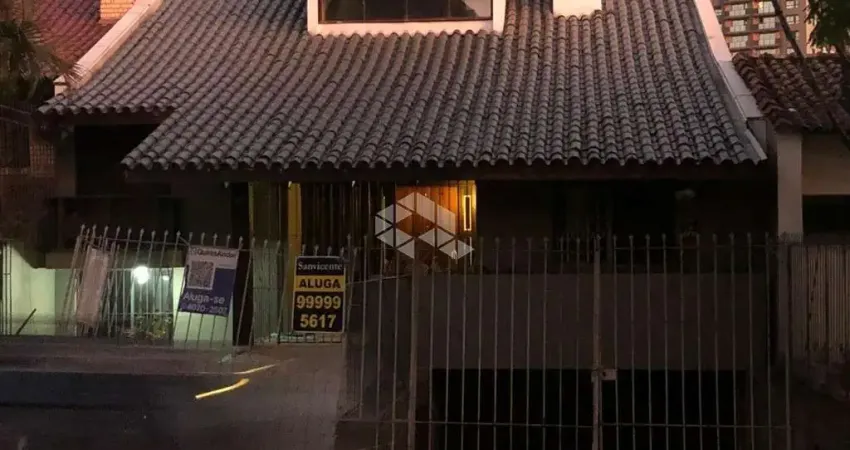 Casa sobrado, 4 quartos, 2 suítes, 4 vagas e elevador na bairro boa vista.