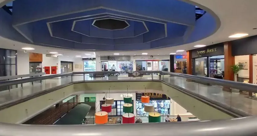 Loja térrea com 33,34m² no 5ª avenida center, com vitrine interna e externa no bairro moinhos de vento porto alegre rs