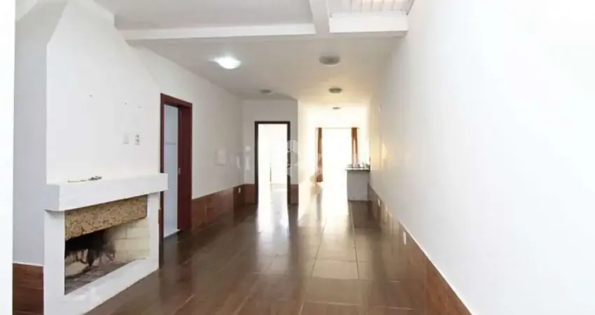 Casa 2 Dormitórios e 2 Vagas de Garagem na Hípica em Porto Alegre