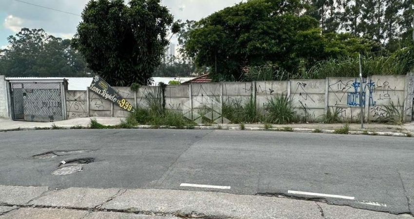 Terreno com 2 entradas Jacu Pêssego e Victorio Santim.