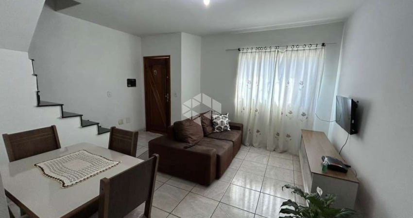 sobrado  na Vila Re em condomínio com3 dormitórios e 2 vagas.