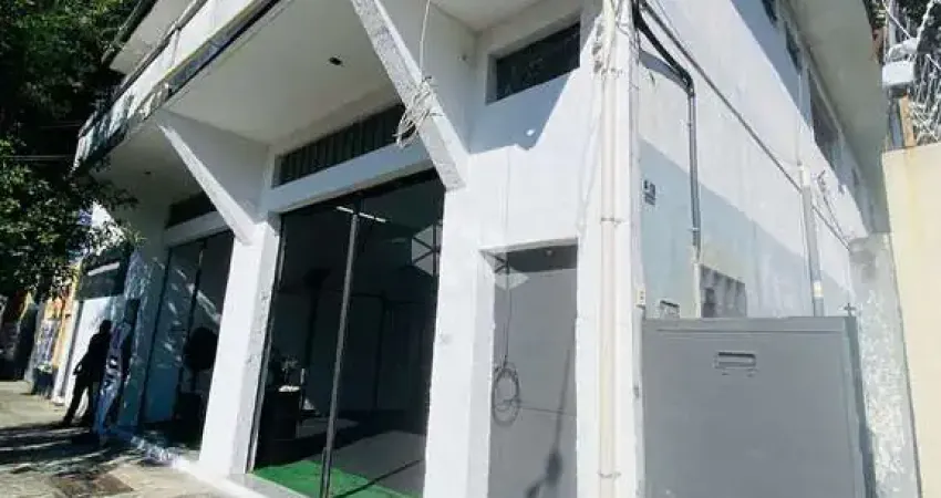 Prédio comercial em terreno de 896m2, na região de Itaquera.