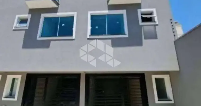 CASA DE CONDOMÍNIO COM VAGA DE CARRO E CHURRASQUEIRA PRIVATIVA