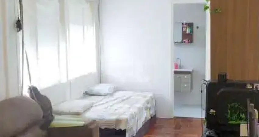 Apartamento JK de 31,81m² com sala / dormitório no bairro Passo da Areia em Porto Alegre.