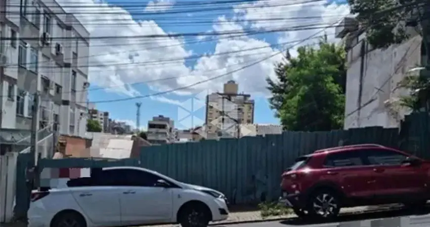 Dois terrenos com venda conjunta com ótima localização em região nobre de Porto Alegre, na Rua Artur Rocha quase esquina com a 24 de outubro.